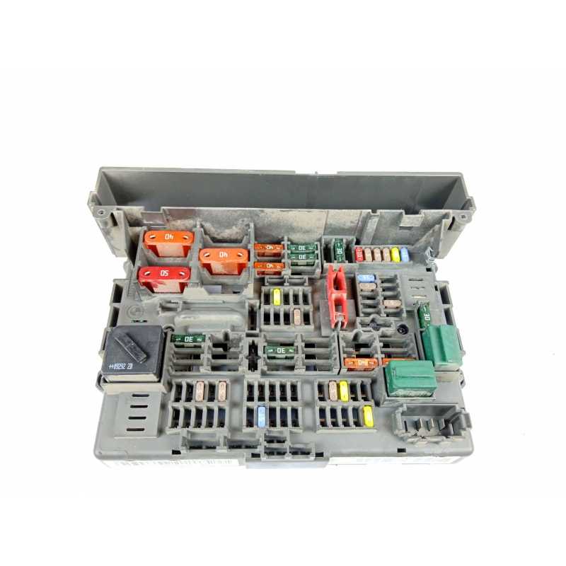 CAJA RELES / FUSIBLES 911944604 