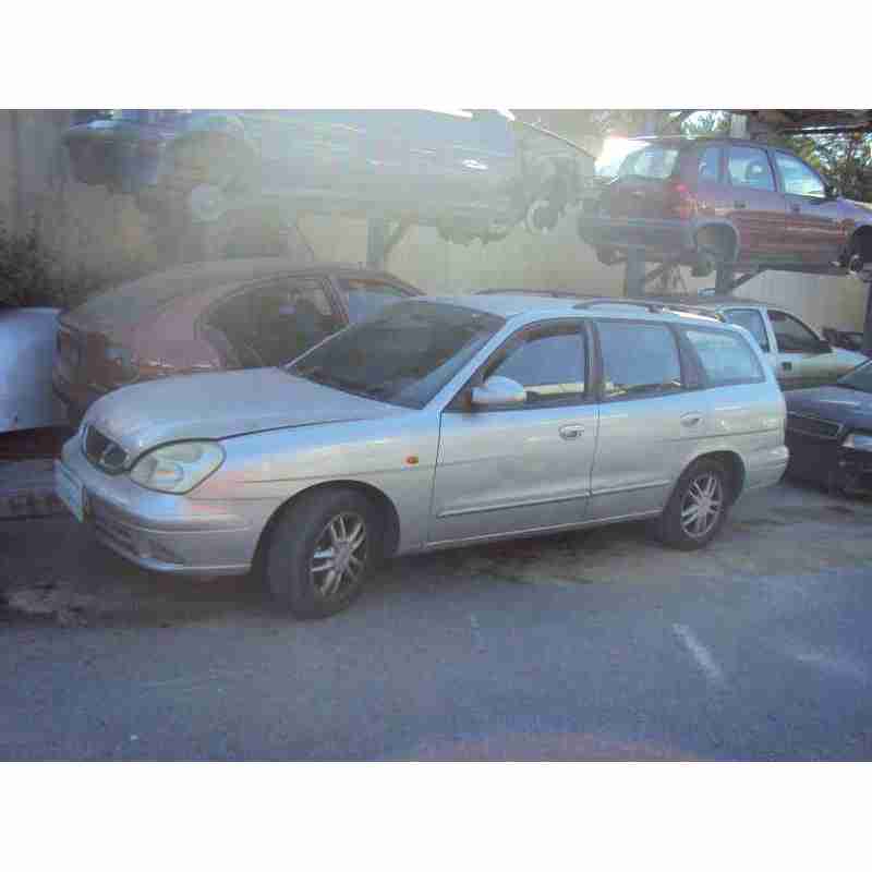 daewoo nubira berlina del año 1999