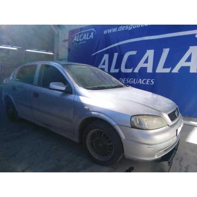 opel astra g berlina del año 2000