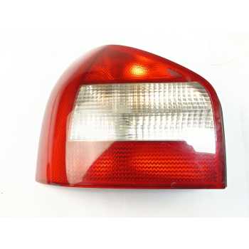 PILOTO TRASERO IZQUIERDO 8L0945095 