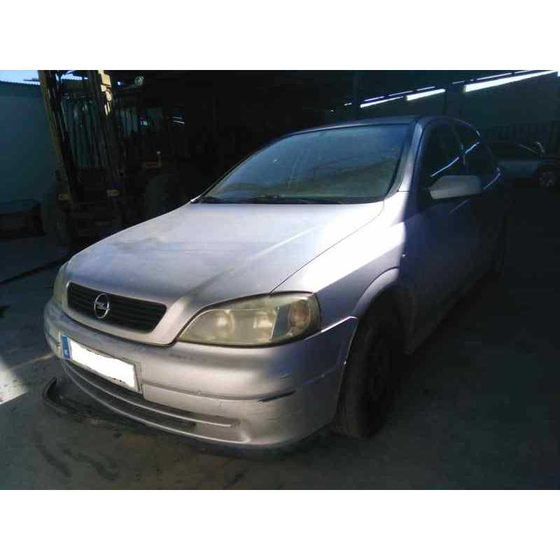 opel astra g berlina del año 2000