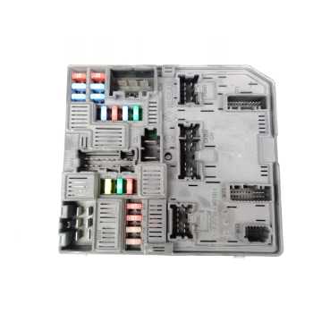 CAJA RELES / FUSIBLES 284B69501R 