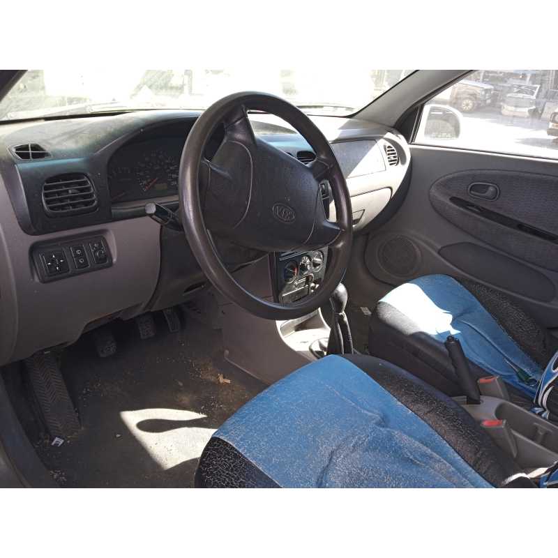 kia rio del año 2002