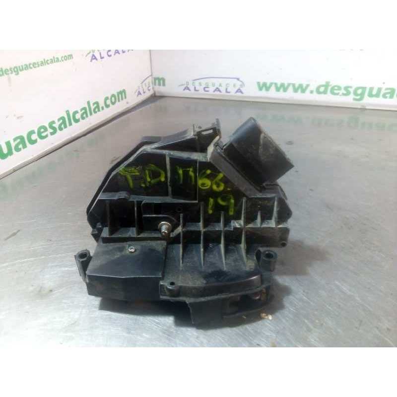 CERRADURA PUERTA TRASERA DERECHA 8A6AA26412AD 4 PINES 