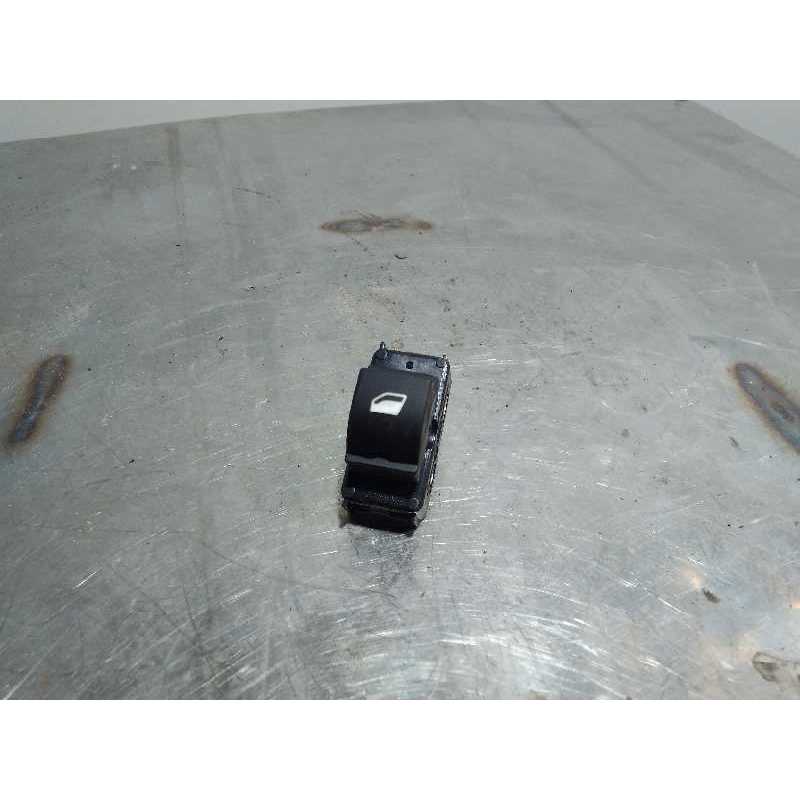 MANDO ELEVALUNAS DELANTERO DERECHO 96762292ZD 4 PINES 