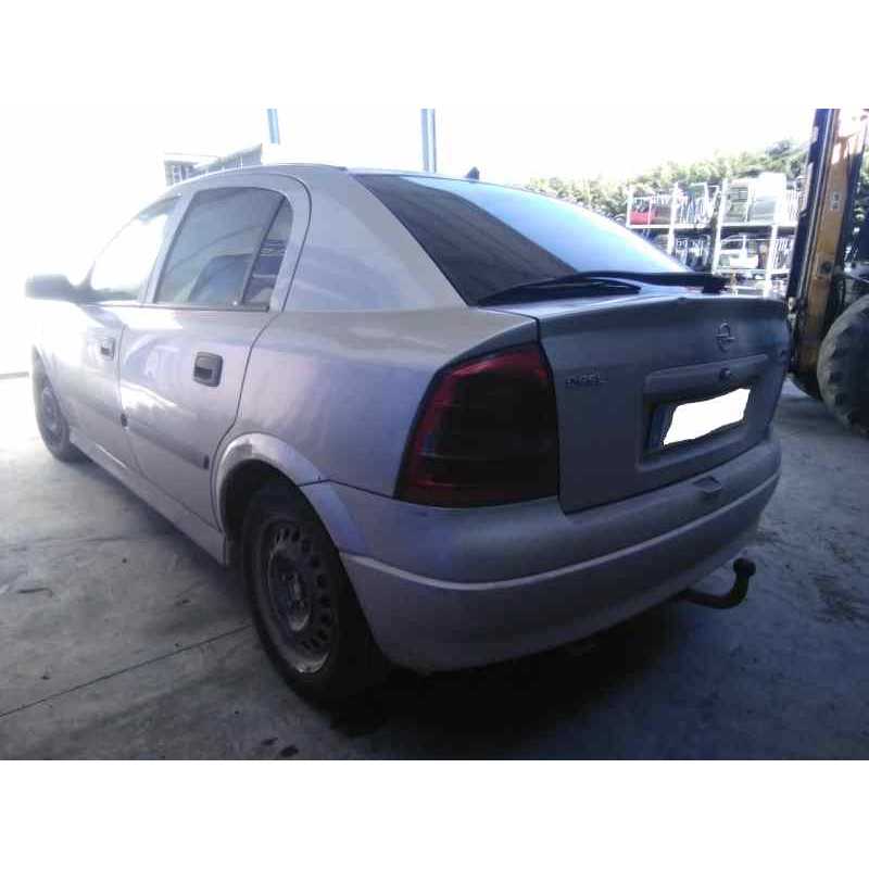 opel astra g berlina del año 2000