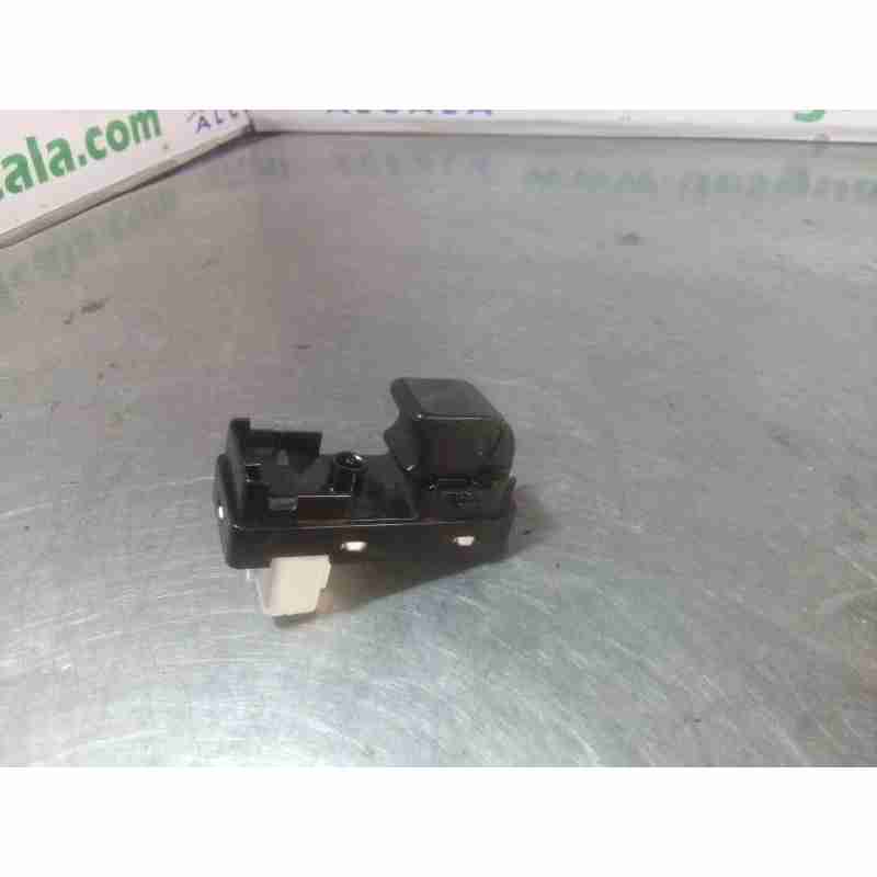 MANDO ELEVALUNAS DELANTERO DERECHO D09H66370 5 PINES 