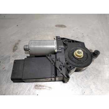 MOTOR ELEVALUNAS DELANTERO DERECHO 0130821694 
