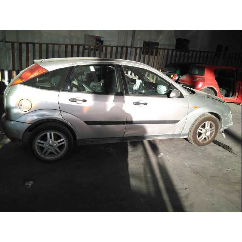 ford focus berlina (cak) del año 2000