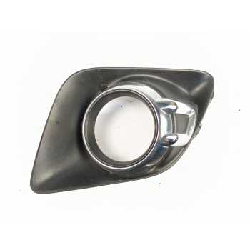REJILLA PARAGOLPES DERECHA 8321A386R 