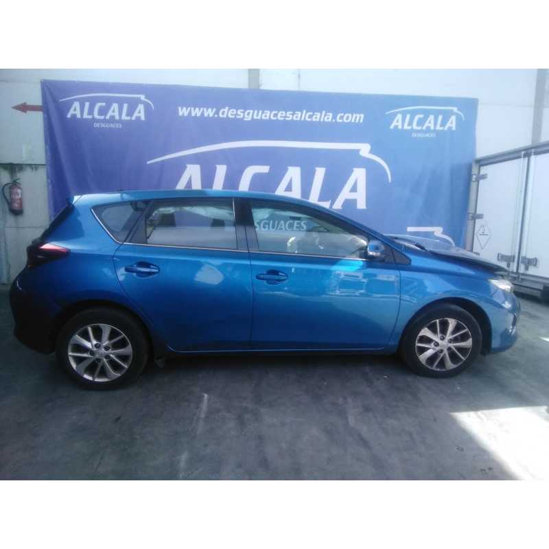 toyota auris (_e18_) del año 2014
