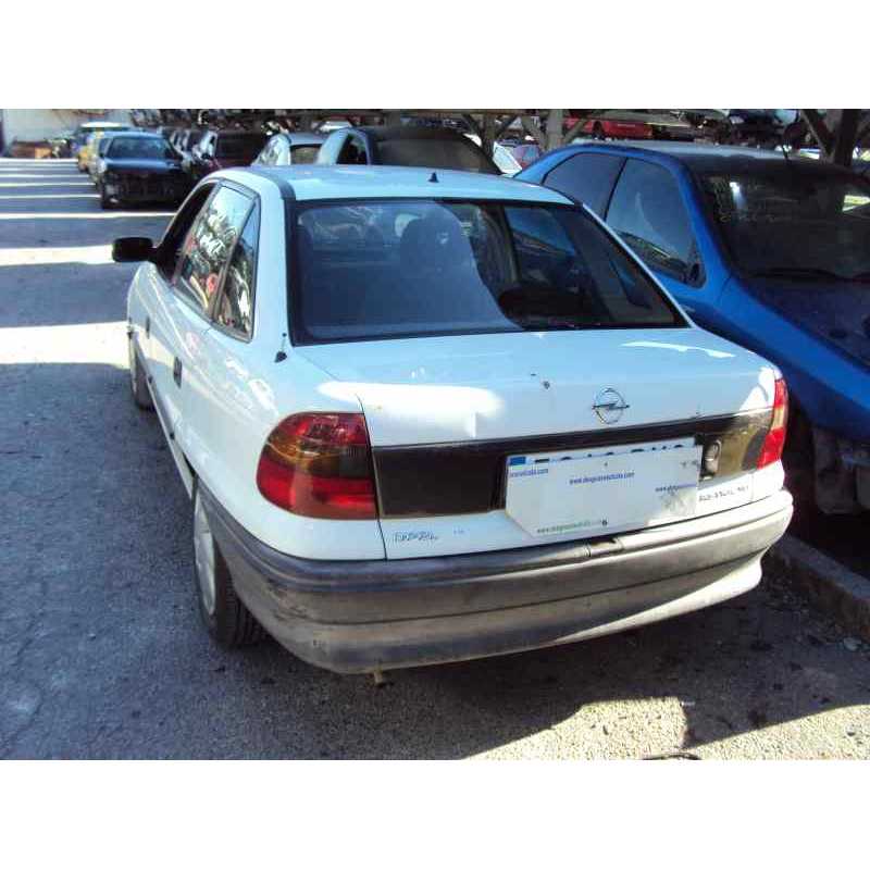 opel astra f berlina del año 1997