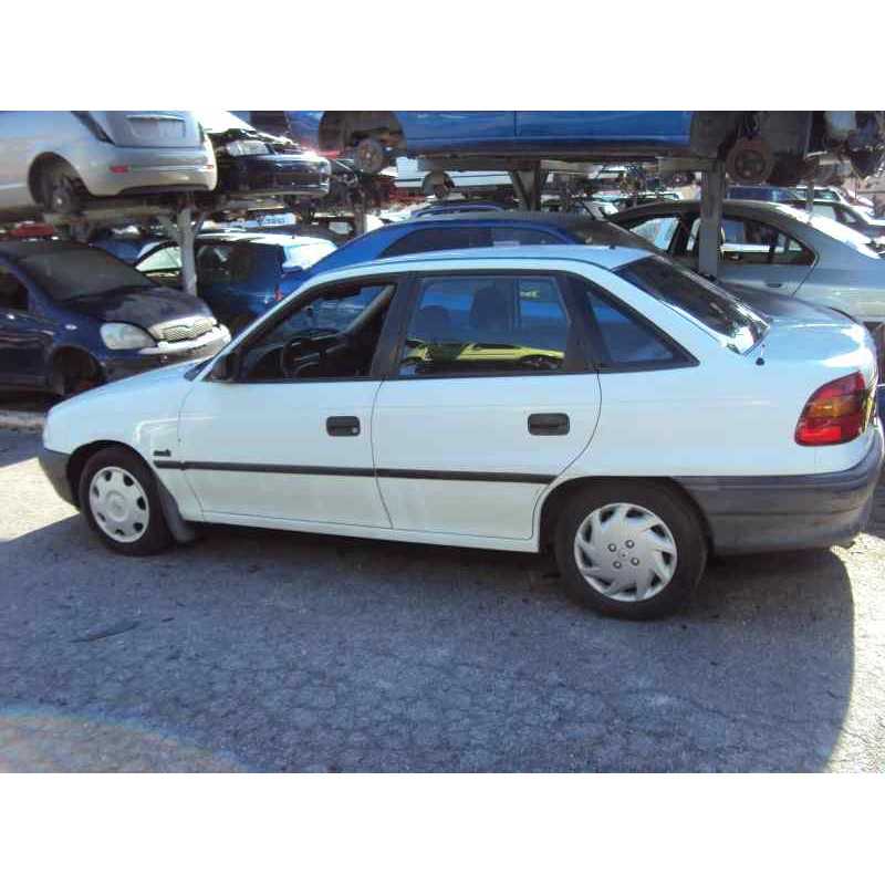 opel astra f berlina del año 1997