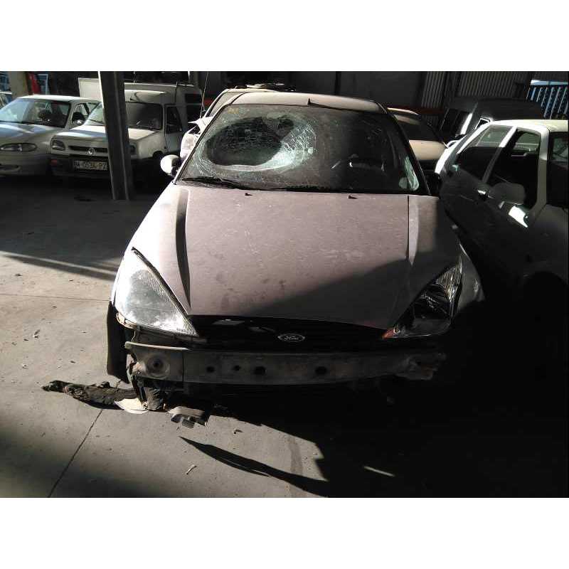 ford focus berlina (cak) del año 2000