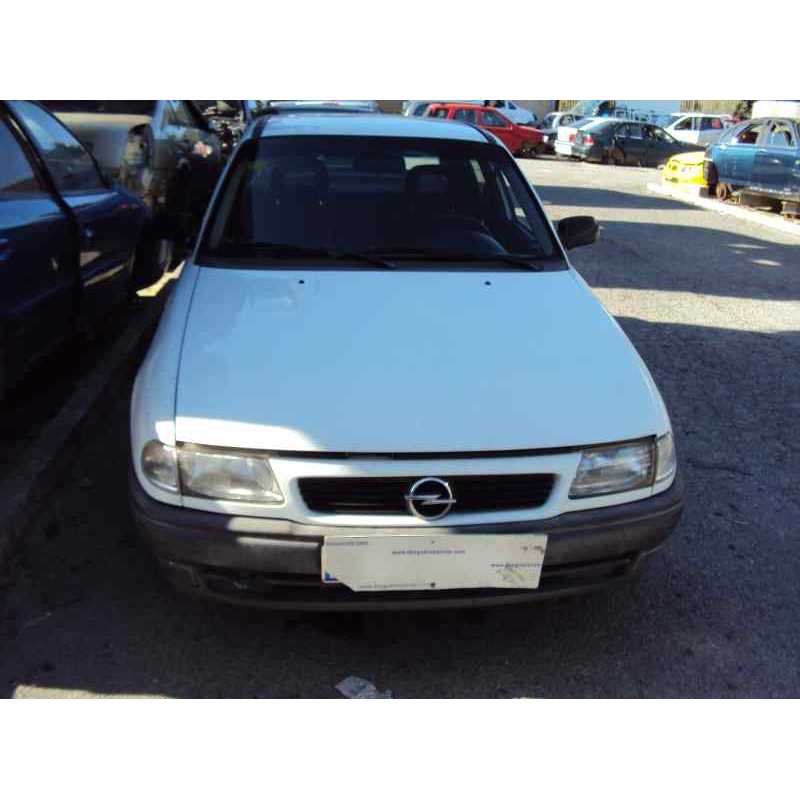opel astra f berlina del año 1997