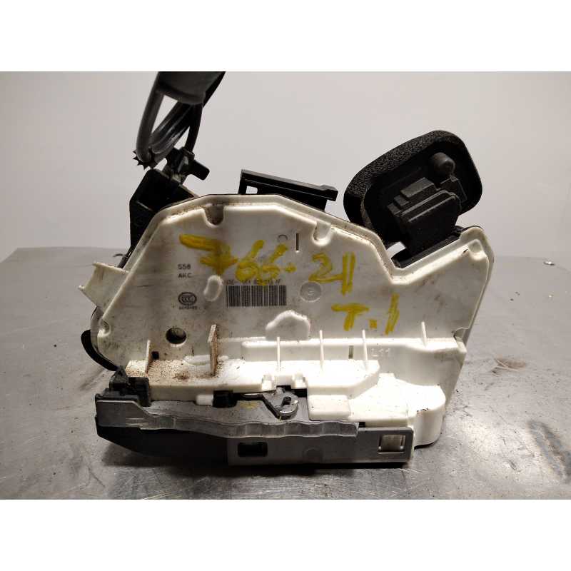 CERRADURA PUERTA TRASERA IZQUIERDA 5K4839015AF 7 PINES 