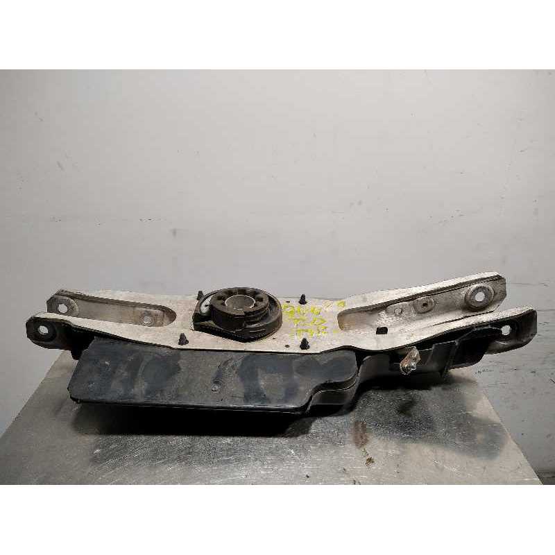 BRAZO SUSPENSION INFERIOR TRASERO DERECHO A2463520202 