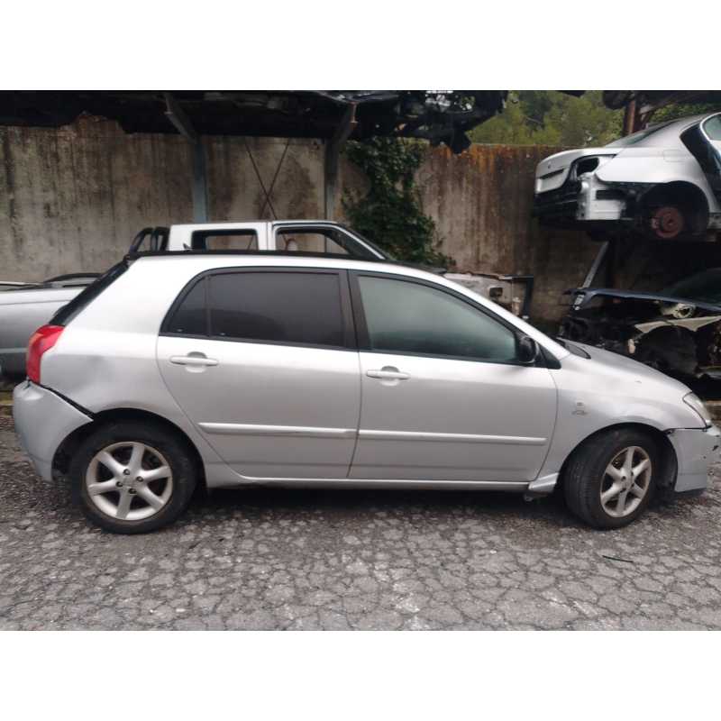 toyota corolla (_e12_) del año 2004