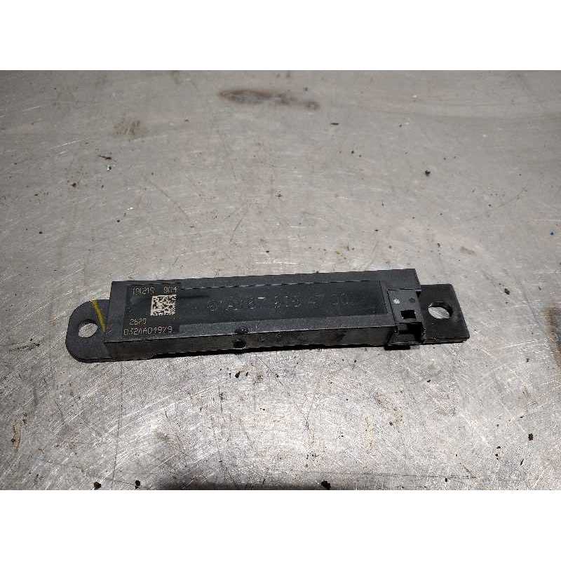 SENSOR A1679054700 3 PINES SENSOR ANTENA