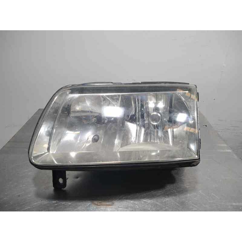 FARO IZQUIERDO SOPORTE INFERIOR ROTO 