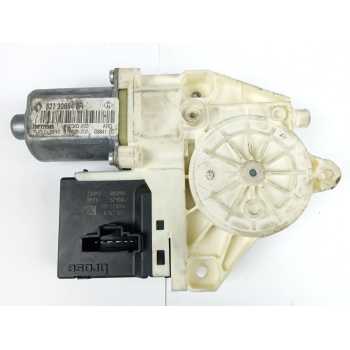 MOTOR ELEVALUNAS DELANTERO IZQUIERDO 827306548R 