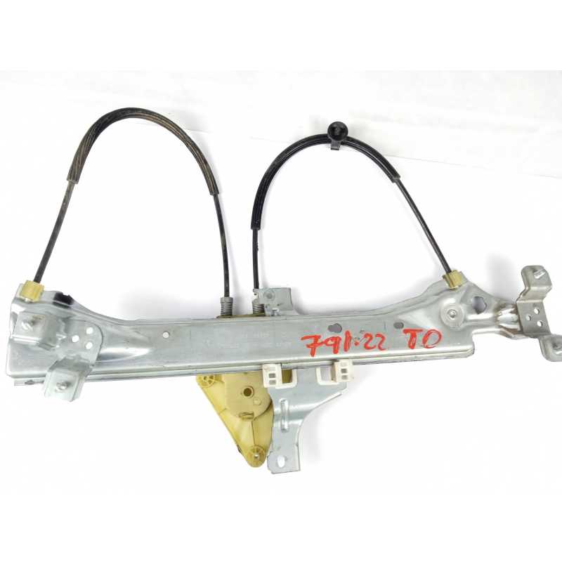ELEVALUNAS TRASERO DERECHO 827200008R 