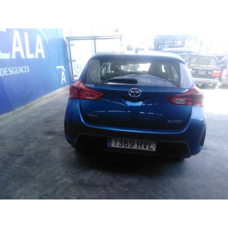 toyota auris (_e18_) del año 2014