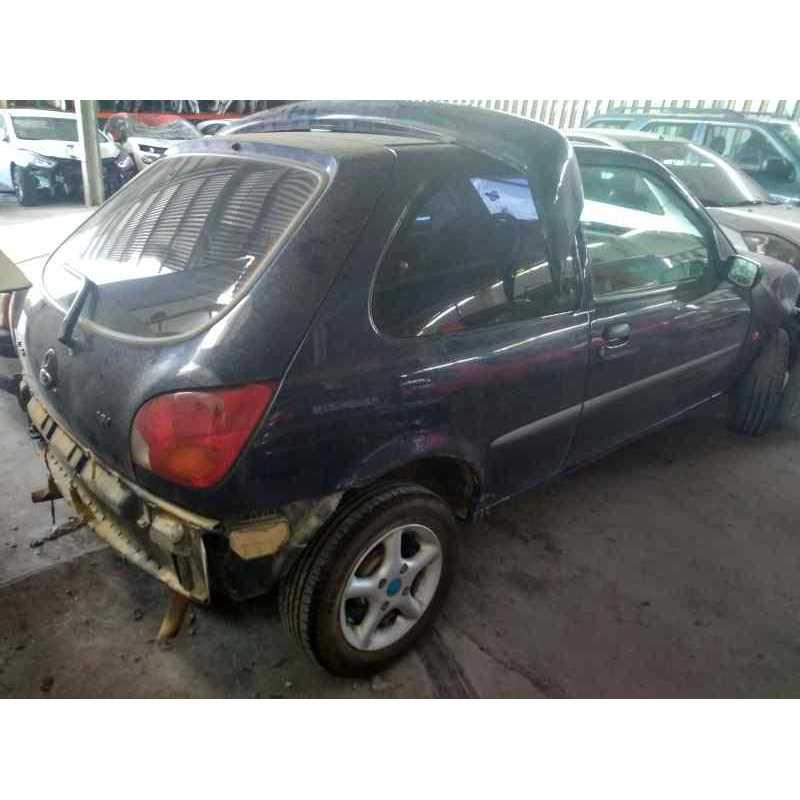 ford fiesta berlina del año 1995
