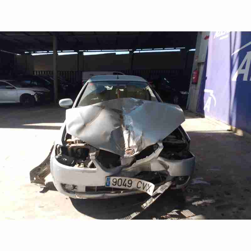nissan almera ii (n16) del año 2004
