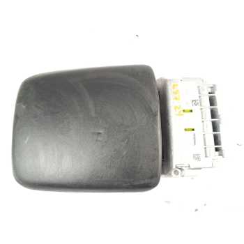 APOYABRAZOS CENTRAL 4M8864205D 