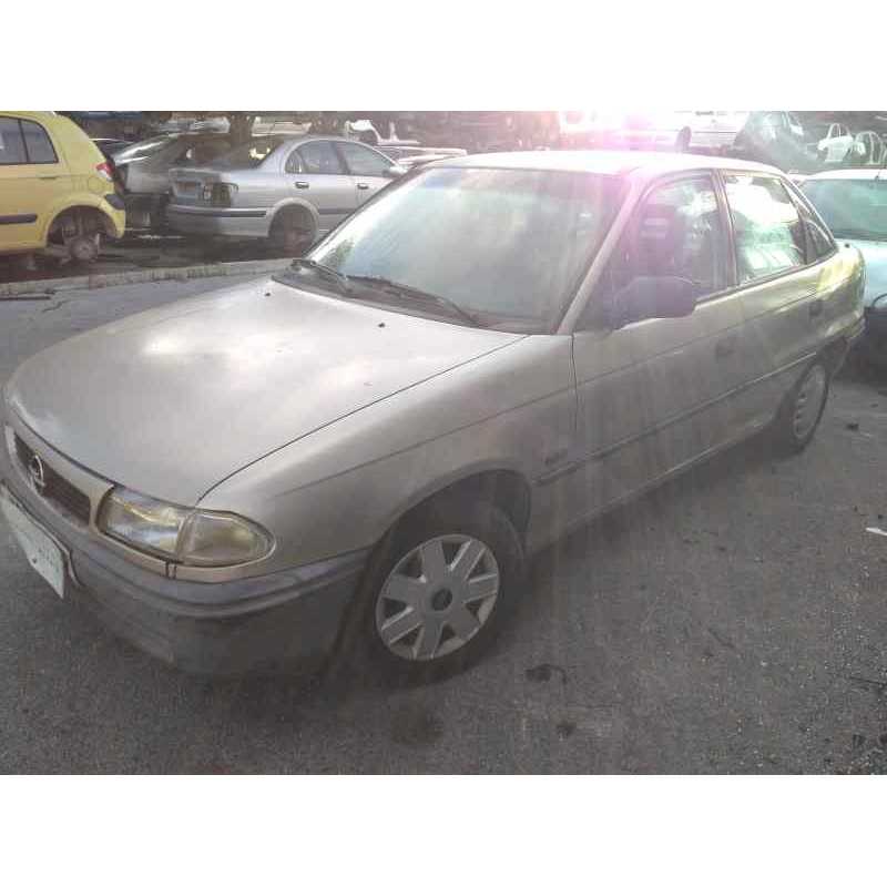 opel astra f berlina del año 1996