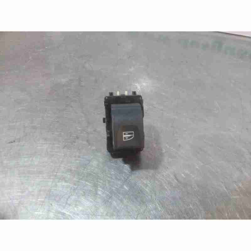 MANDO ELEVALUNAS DELANTERO DERECHO 254217475R 6 PINES 