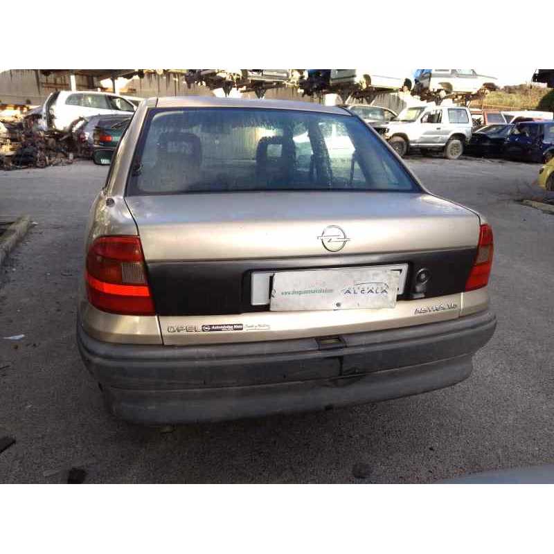 opel astra f berlina del año 1996