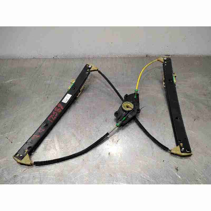 ELEVALUNAS DELANTERO DERECHO 8K0837462A 