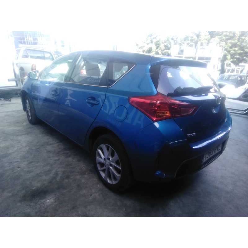 toyota auris (_e18_) del año 2014