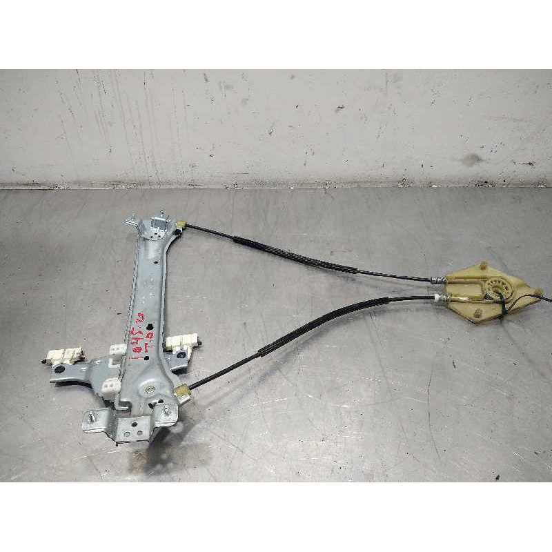 ELEVALUNAS TRASERO DERECHO 827200008R 