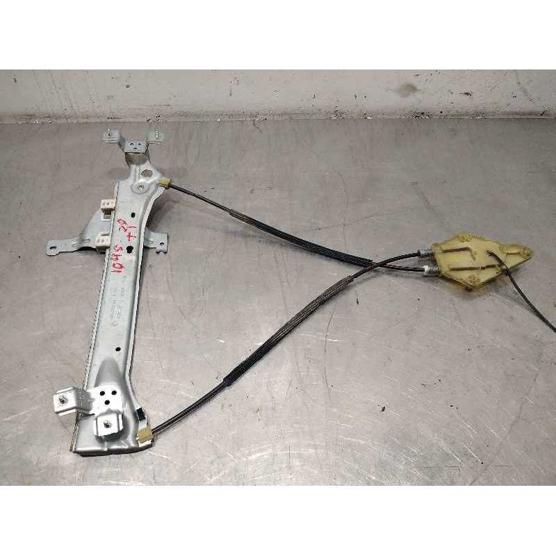 ELEVALUNAS TRASERO IZQUIERDO 827210008R 