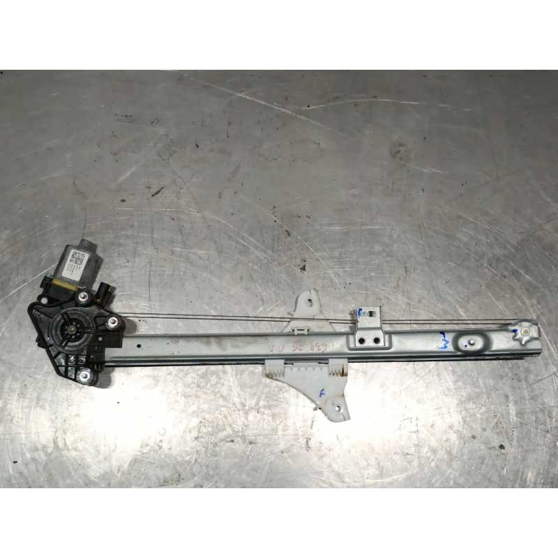 ELEVALUNAS DELANTERO DERECHO 82460Q0000 