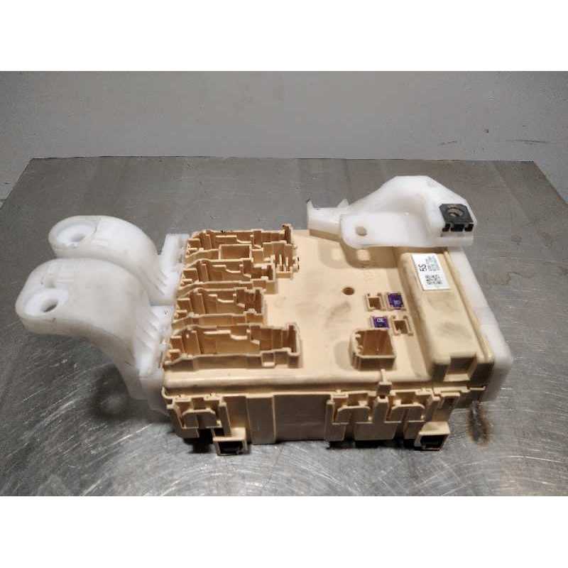 CAJA RELES / FUSIBLES 50122230 8273012X81 