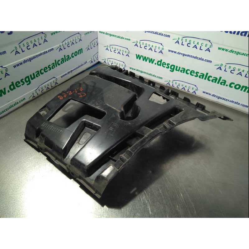 SOPORTE PARAGOLPES DERECHO 