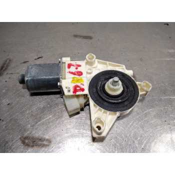 MOTOR ELEVALUNAS DELANTERO DERECHO A2129066702 5 PINES 0130822636