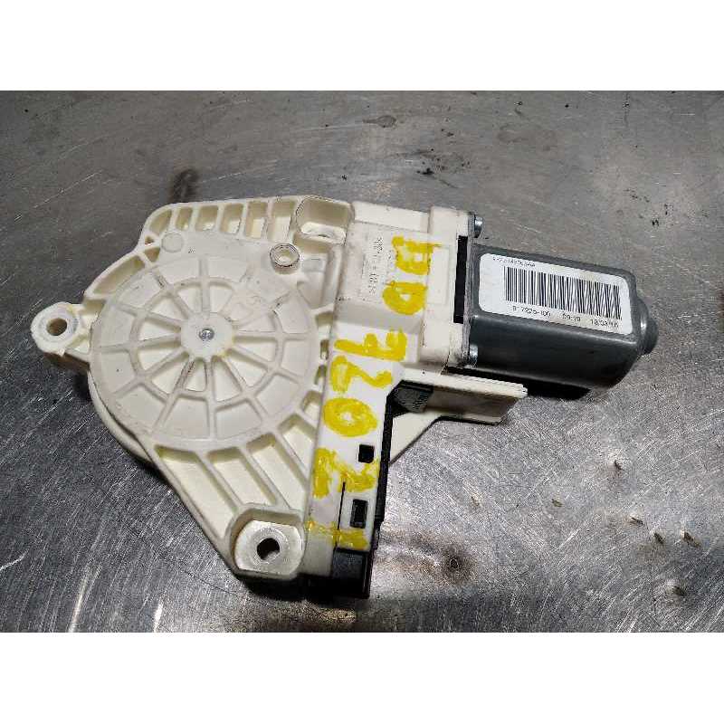 MOTOR ELEVALUNAS DELANTERO DERECHO AH2214B552AA 6 PINES