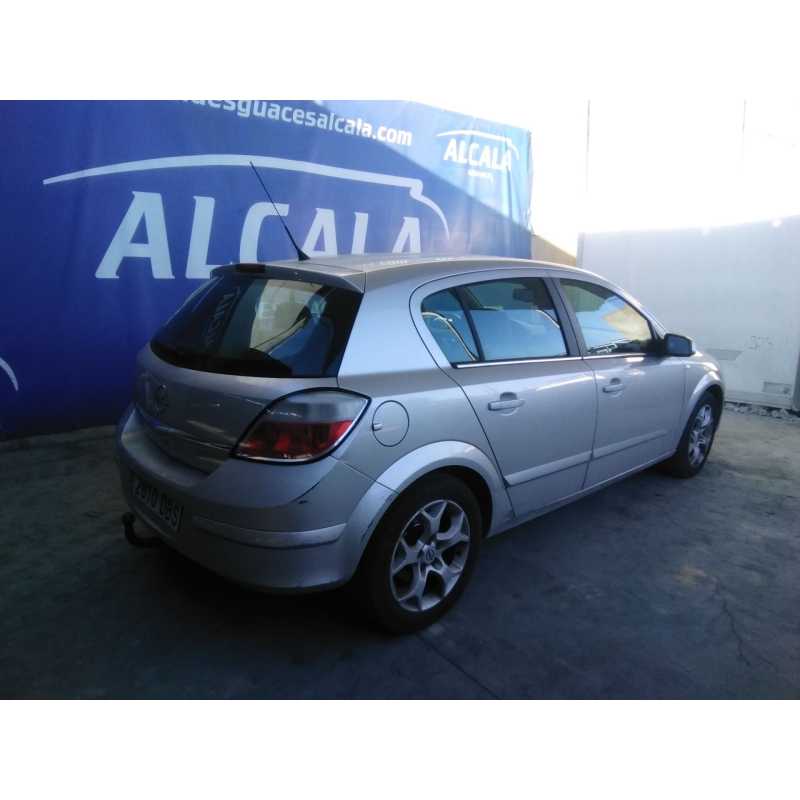 opel astra h berlina del año 2004