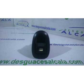 MANDO ELEVALUNAS TRASERO DERECHO 25943 