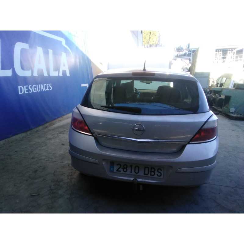 opel astra h berlina del año 2004