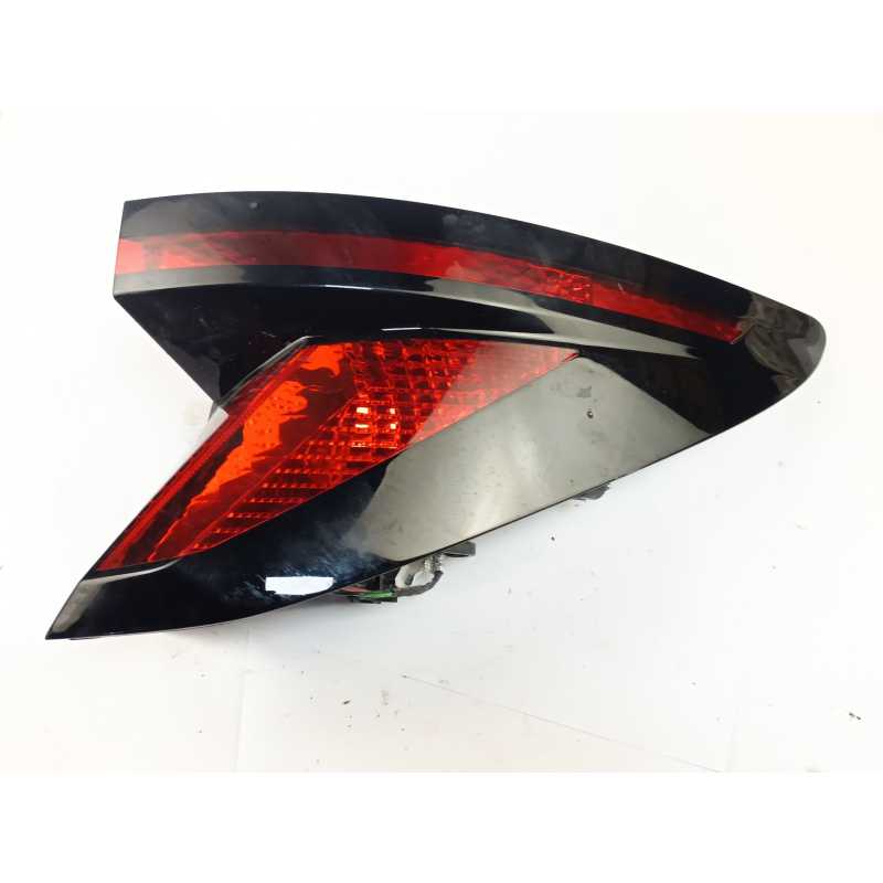 PILOTO TRASERO DERECHO 92402N7000 