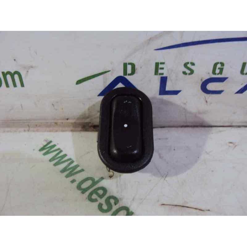 MANDO ELEVALUNAS TRASERO DERECHO 13363100 90561388 4 PINES