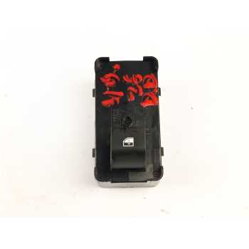 MANDO ELEVALUNAS DELANTERO DERECHO 93581N12004X 
