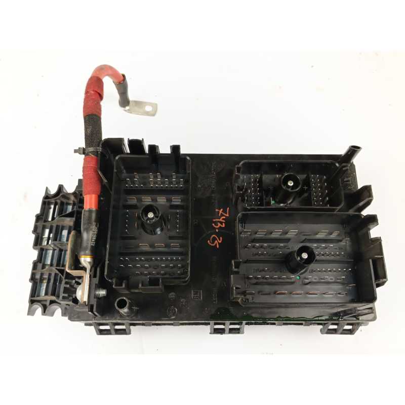 CAJA RELES / FUSIBLES 13449210 