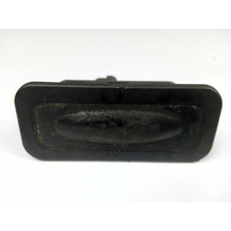 PULSADOR MALETERO / PORTON 8200076256 